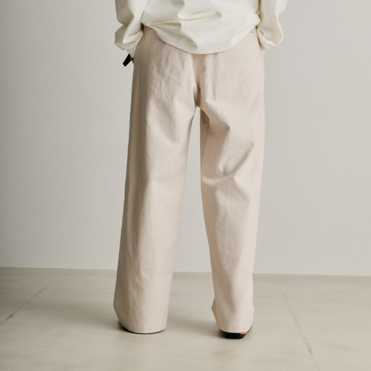 ONE TUCK COLOR PANTS