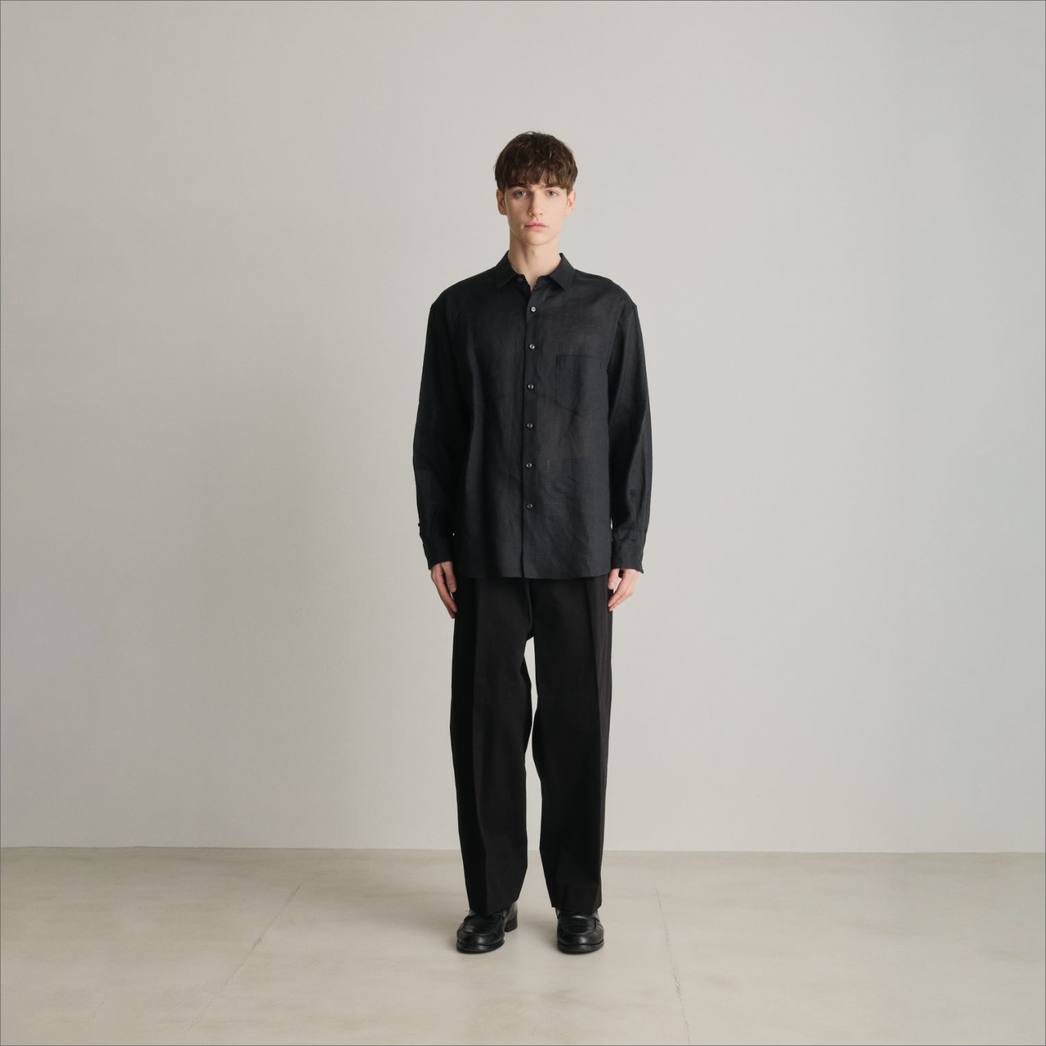 TWO TUCK EASY TROUSERS