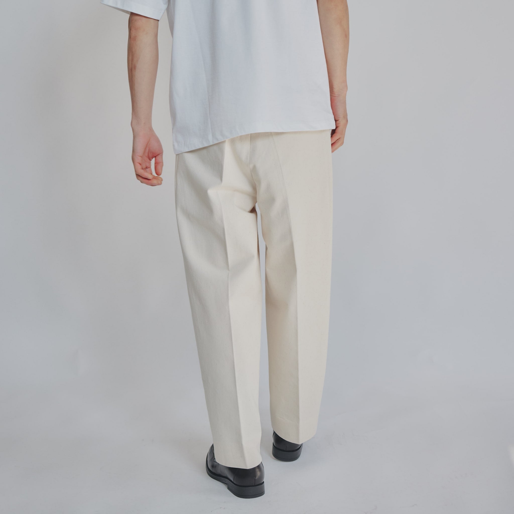 TWO TUCK EASY TROUSERS