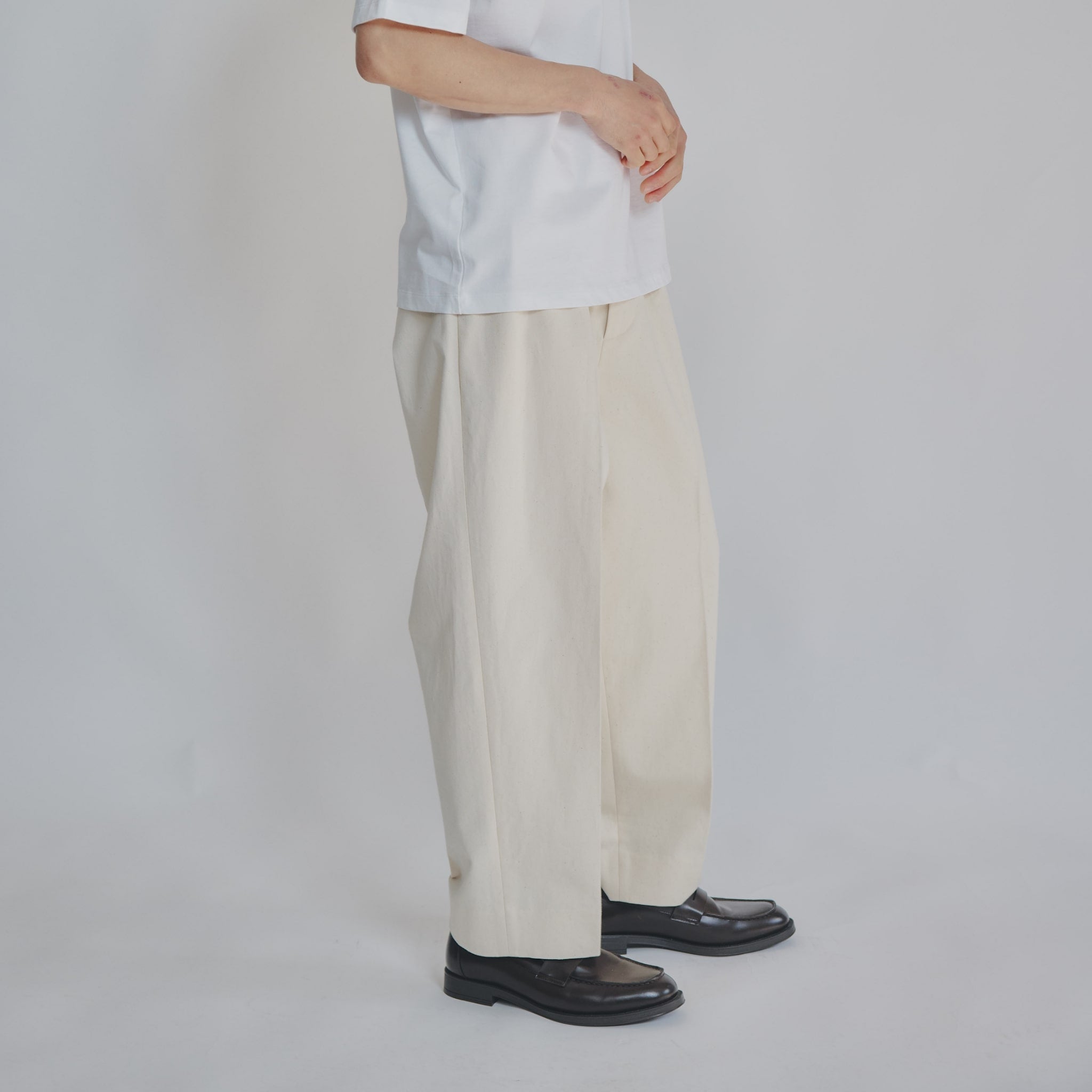 TWO TUCK EASY TROUSERS