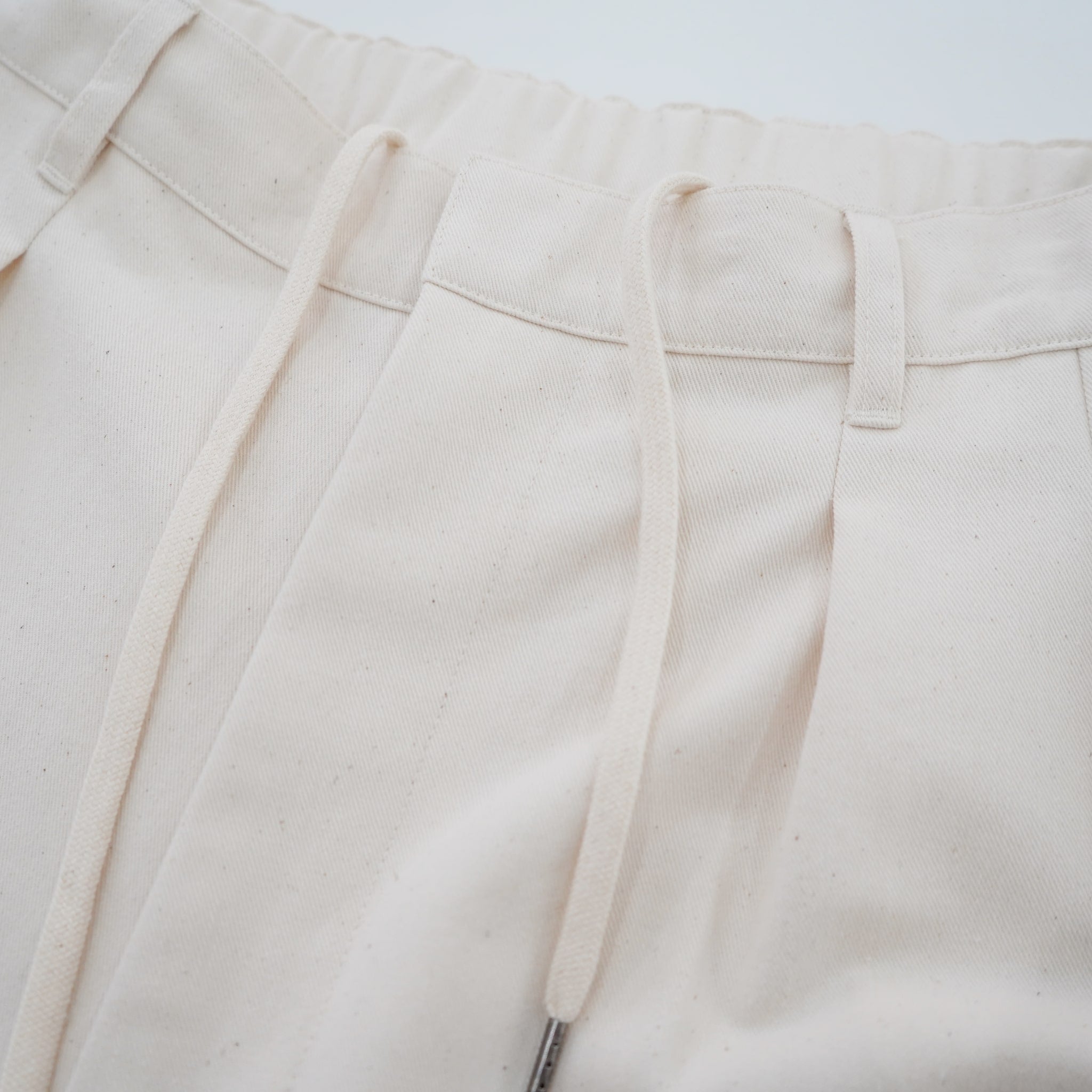 TWO TUCK EASY TROUSERS