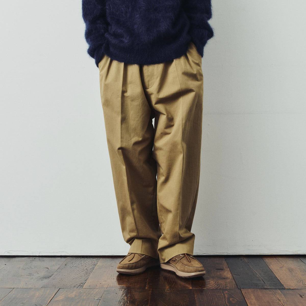 TWO TUCK EASY TROUSERS