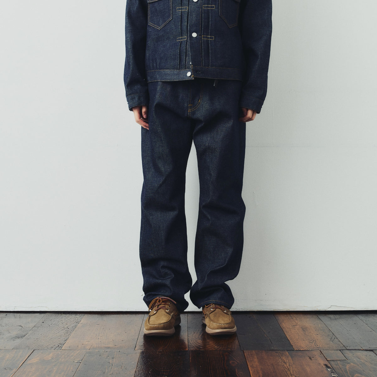 STANDARD JEANS