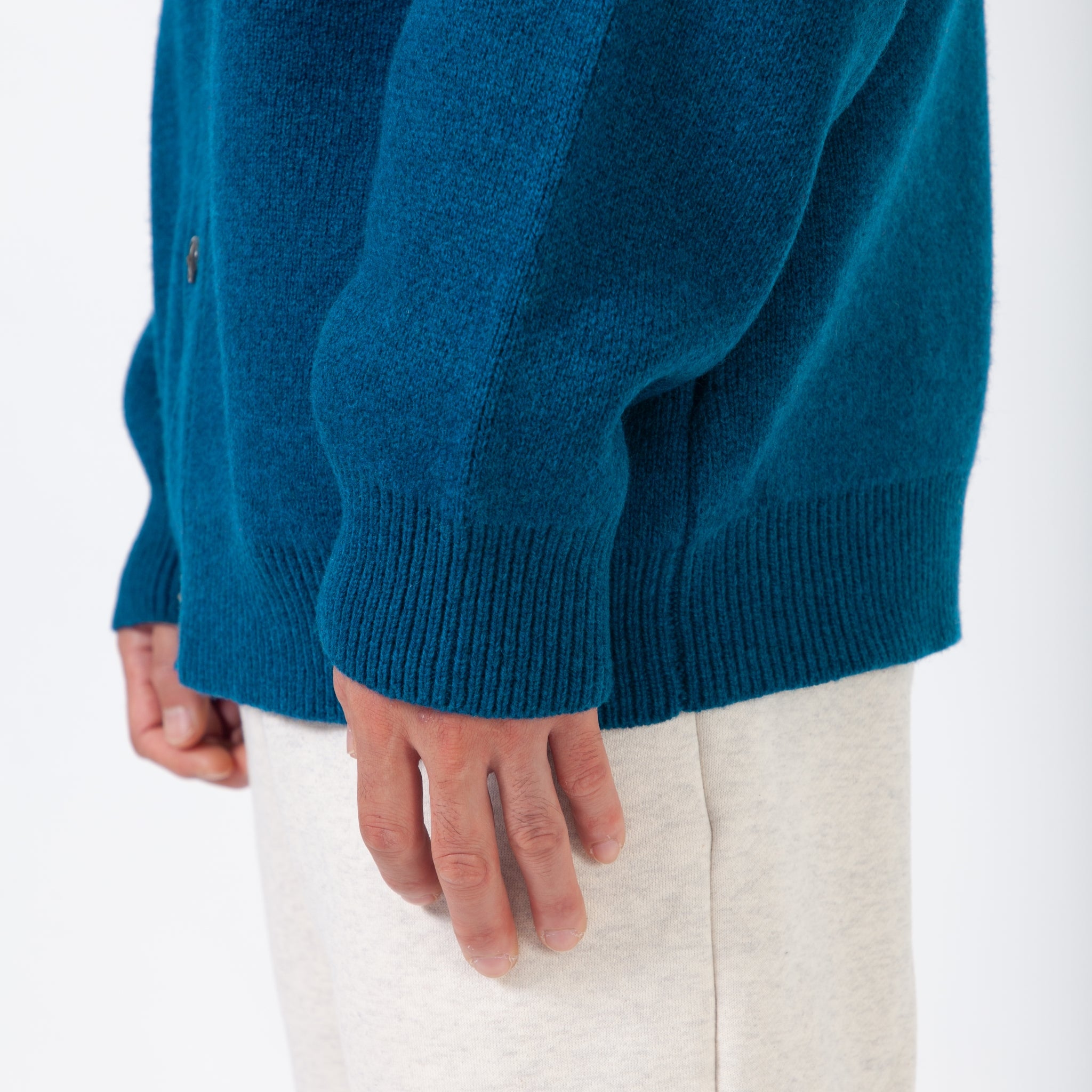 WOOL KNIT CARDIGAN