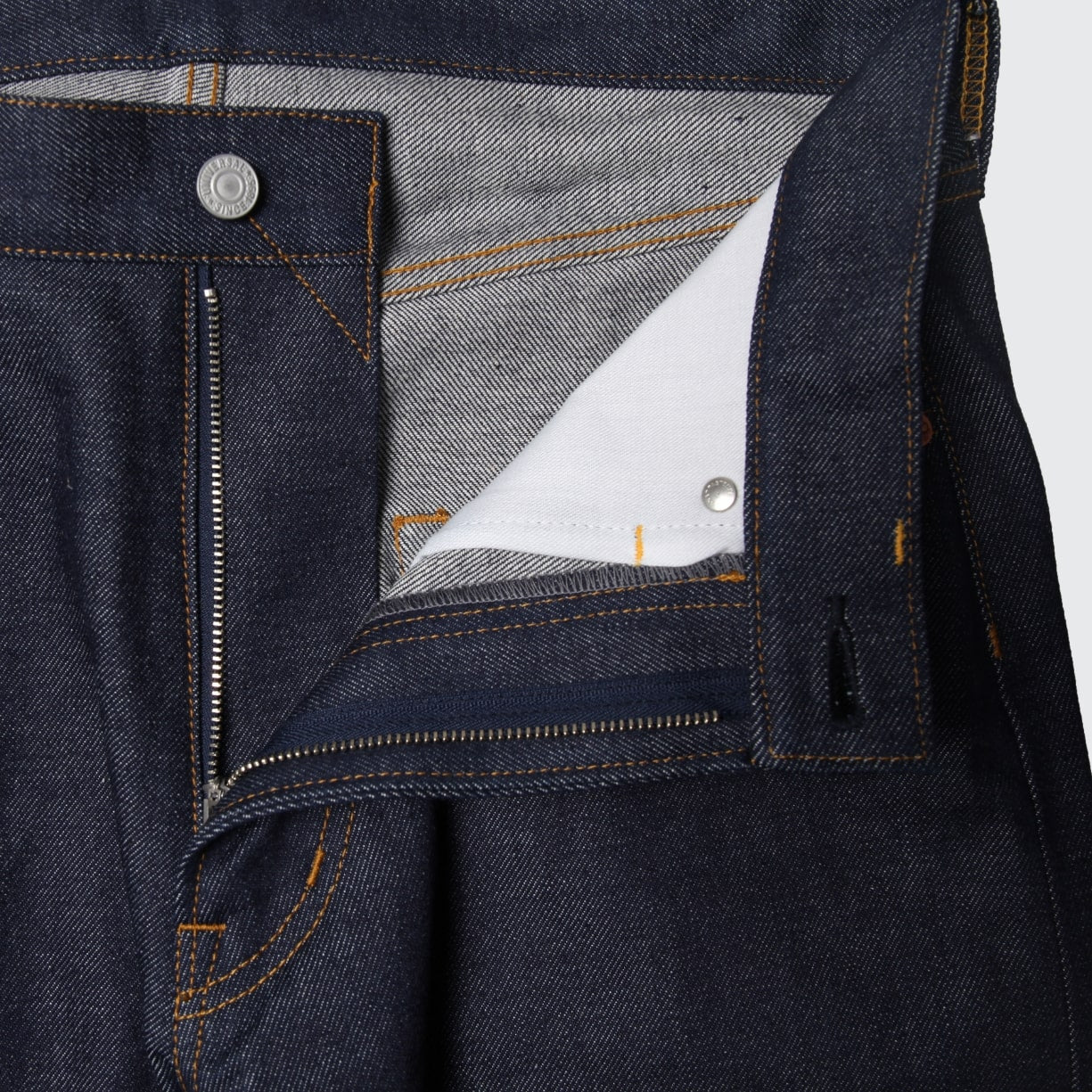 STANDARD JEANS