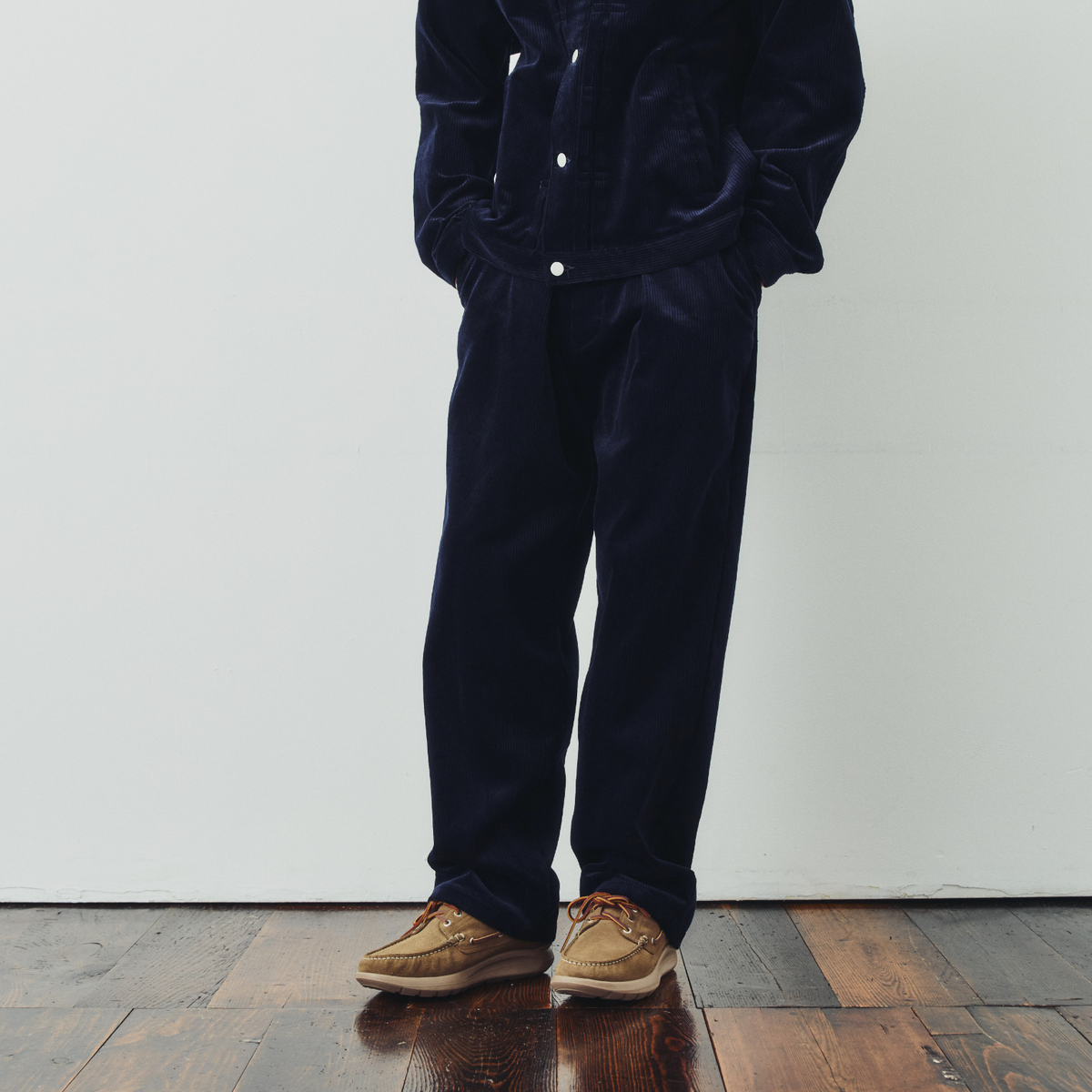 TUCK  CORDUROY PANTS