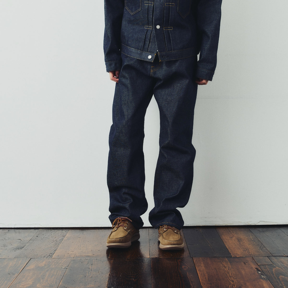 STANDARD JEANS