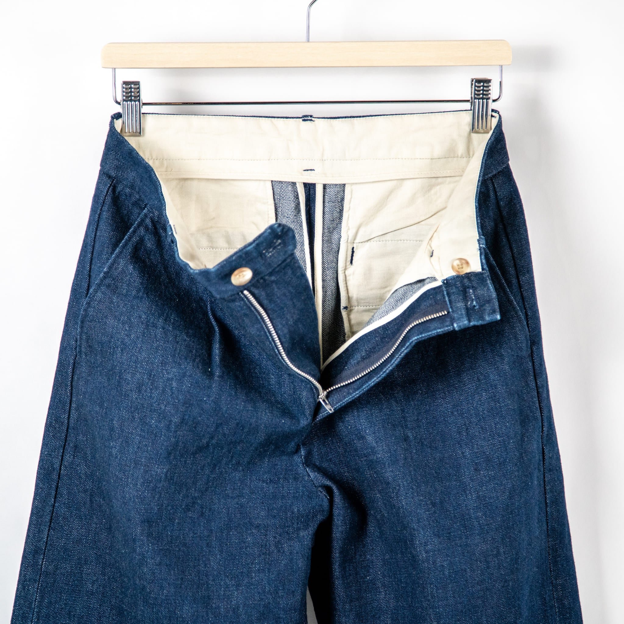 DENIM TAPERED PANTS